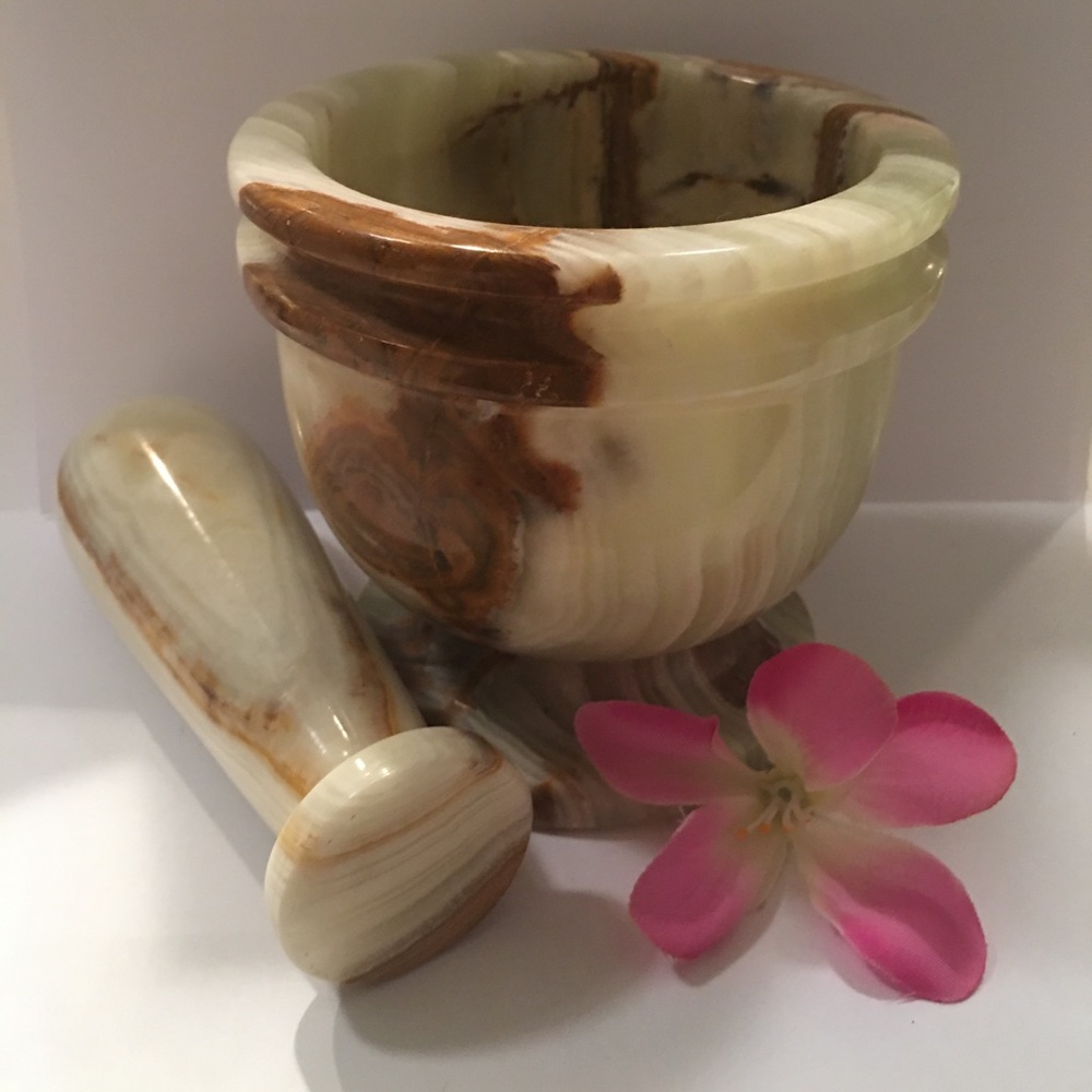 Pestle & Mortar Calcite Crystal - Picture 3 of 5